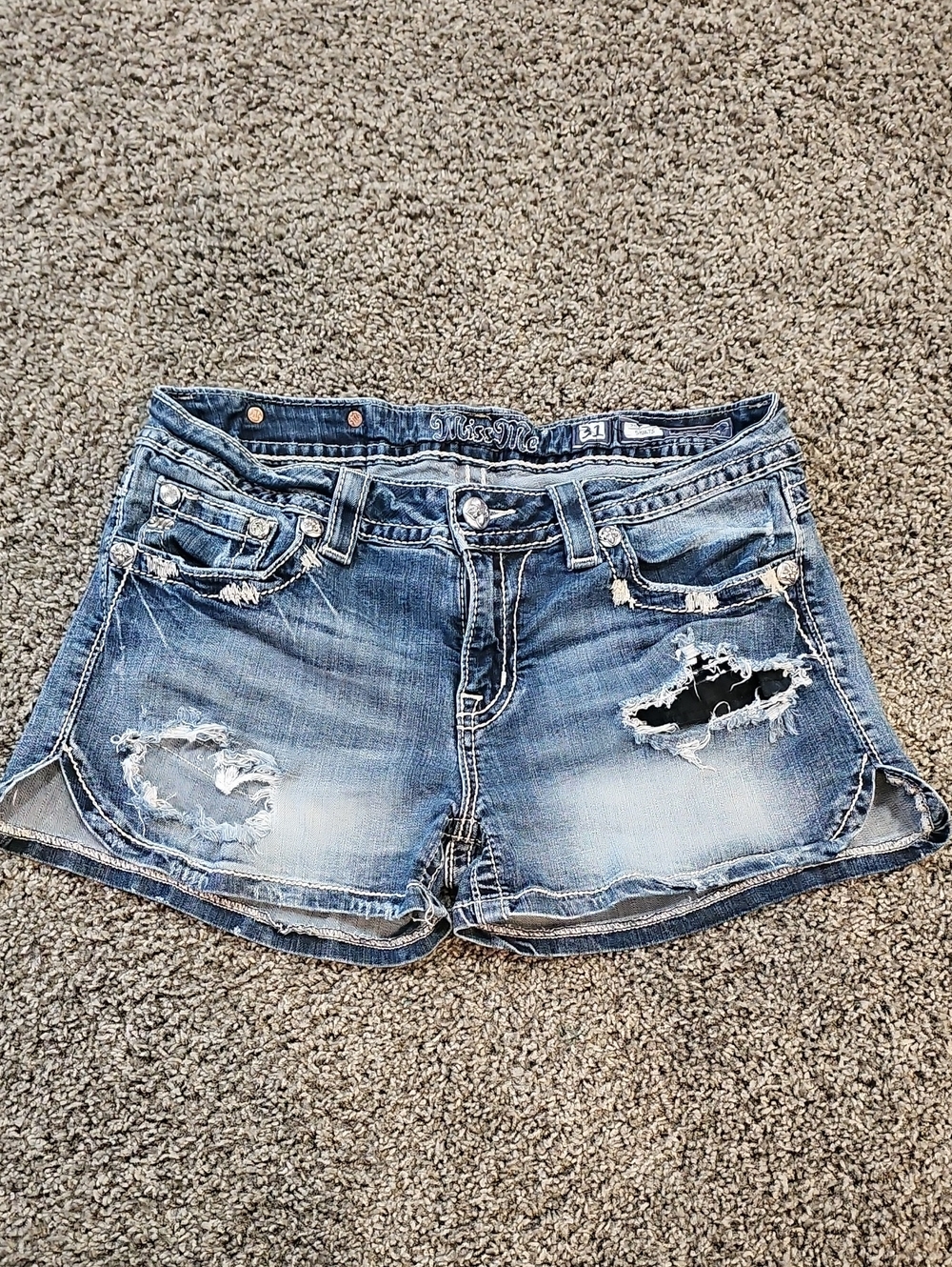EUC MissMe Distressed Denim Women’s Signature Shorts - Size 31
